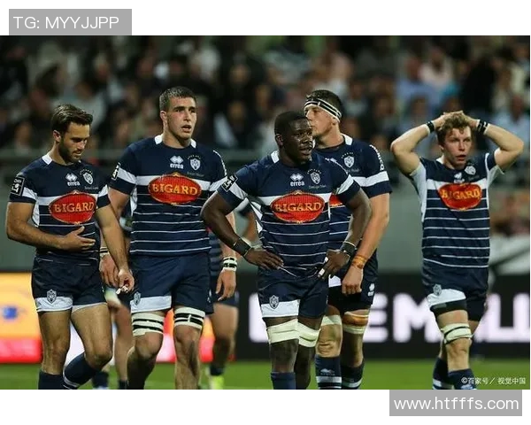 埃因霍温青年队迎战砍布尔队全力争胜展现青春风采 埃因霍温青年队迎战砍布尔队全力争胜展现青春风采